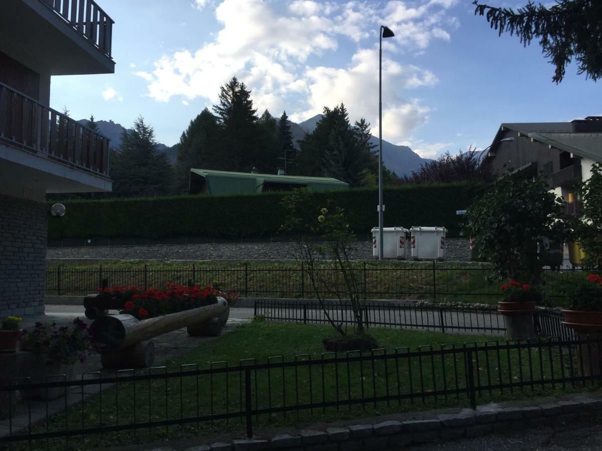 Elegante Appartamento In Centro A Bardonecchia Eksteriør bilde